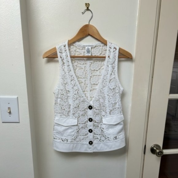 Diane Von Furstenberg Jackets & Blazers - Diane Von Furstenberg white lace vest summer cotton